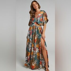 Showpo Vacay Ready Maxi Dress Size 10 Floral Plunge Neckline Thigh High slit